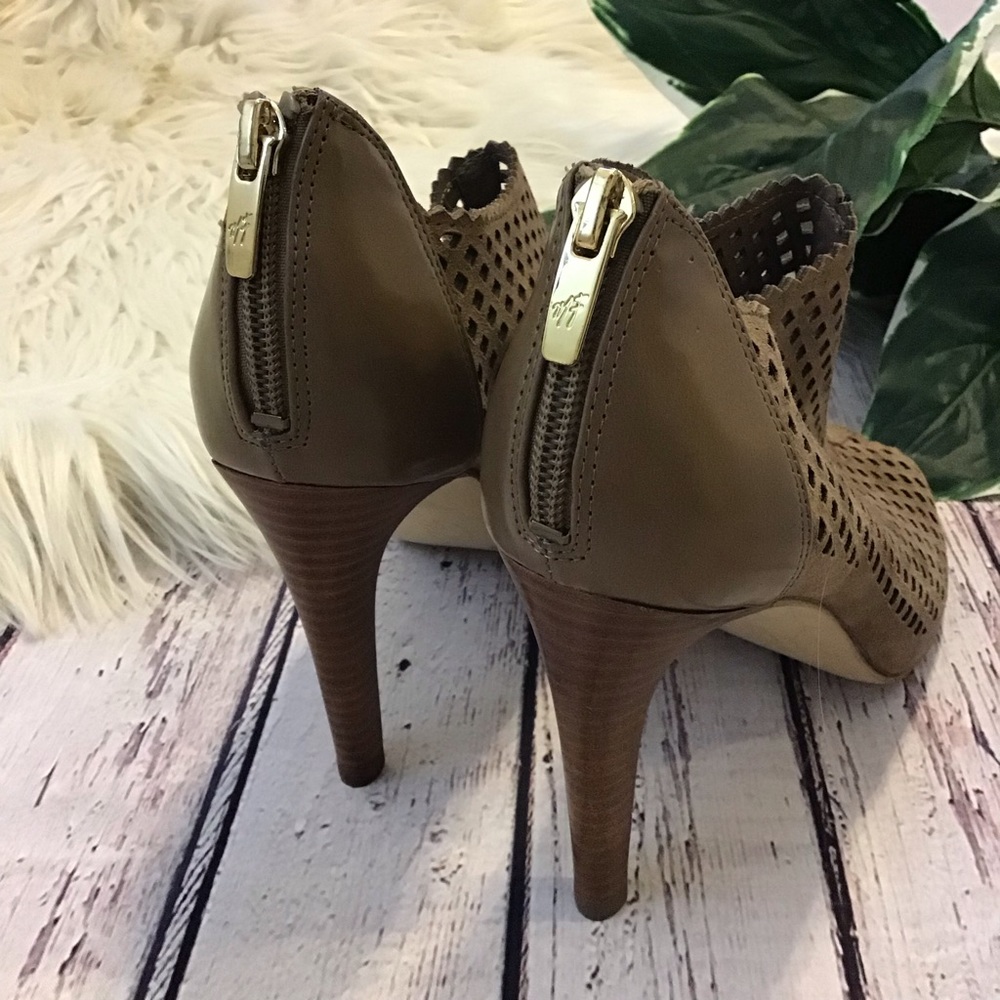 Marc Fisher Peddle peep toe heels size 9 M - Picture 4 of 8